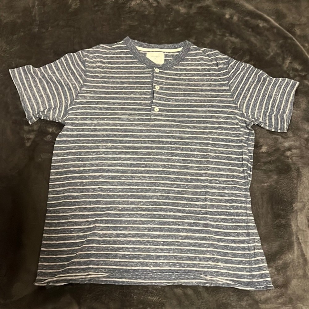 Men’s Billy Reid quarter button collar blue stripped T-shirt size medium